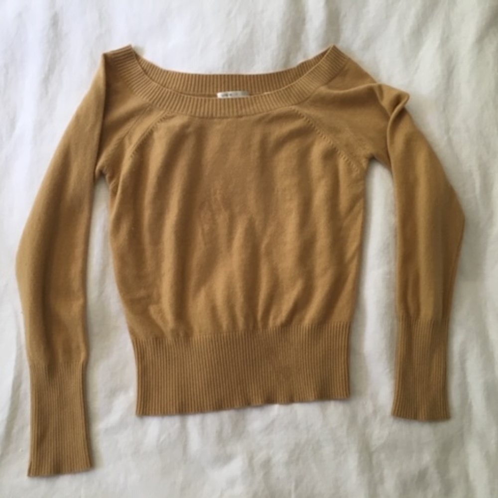 Vince camel scoop neck sweater